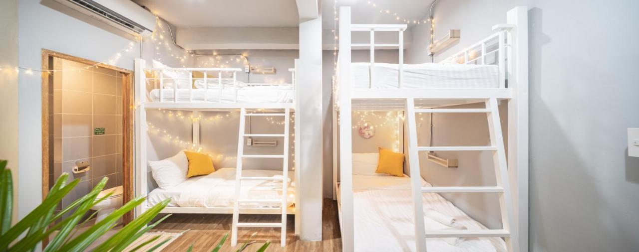 Better Moon Guesthouse Бангкок Экстерьер фото