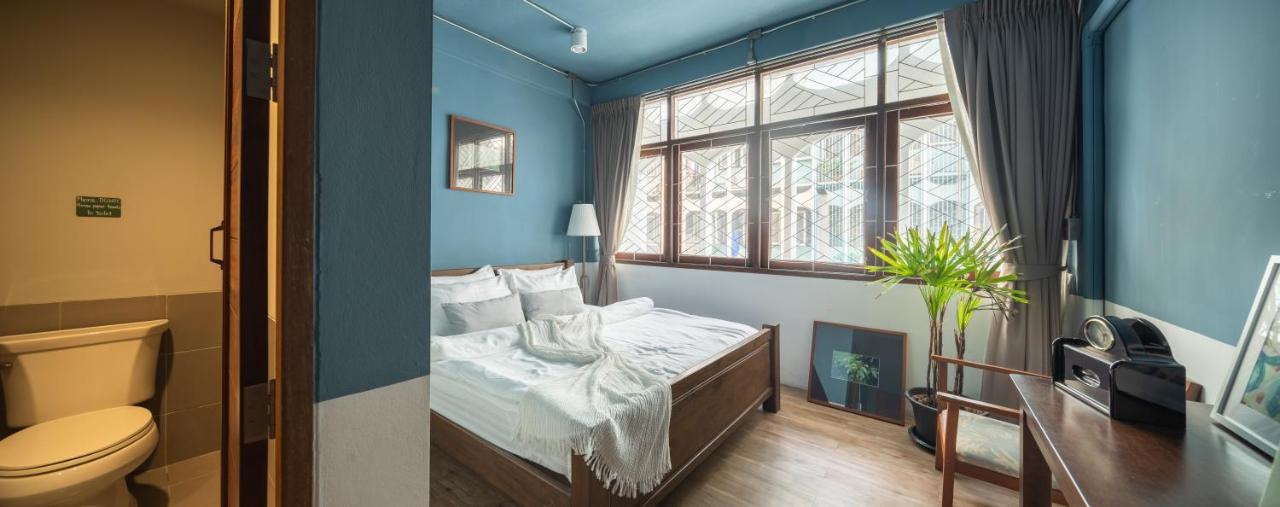 Better Moon Guesthouse Бангкок Экстерьер фото