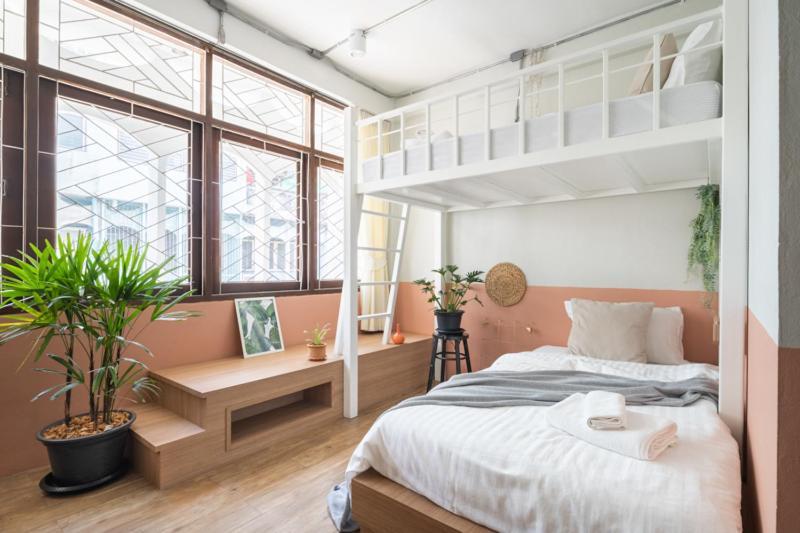 Better Moon Guesthouse Бангкок Экстерьер фото