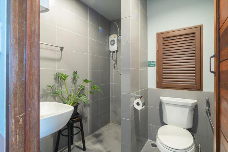 Better Moon Guesthouse Бангкок Экстерьер фото