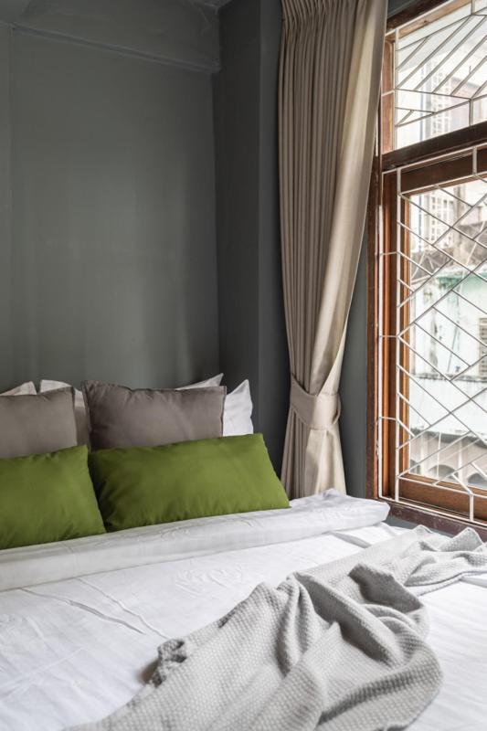 Better Moon Guesthouse Бангкок Экстерьер фото